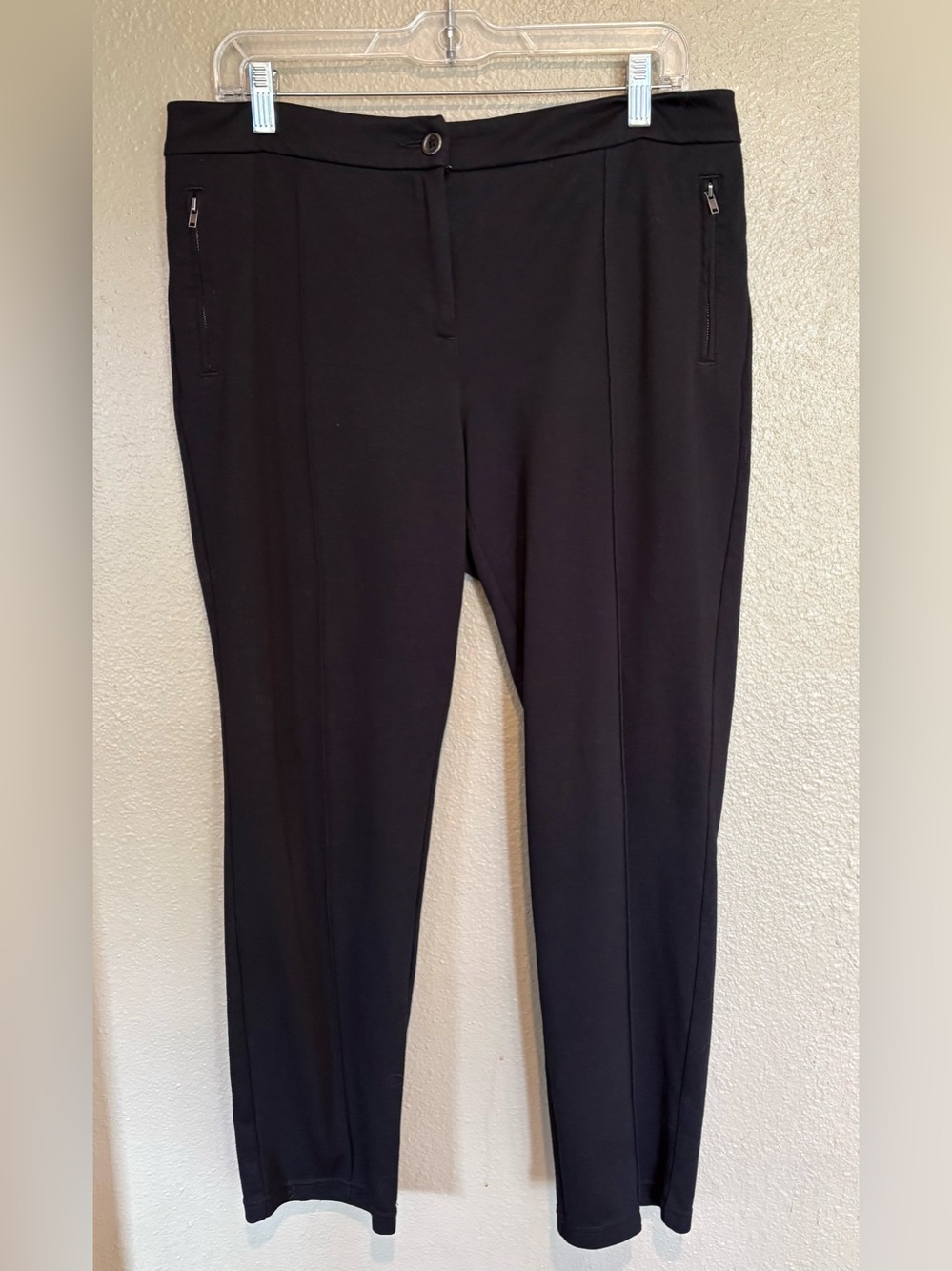 Chico's Size 1.5 (US Size 10-12) Black Straight-Leg Ponte Pants